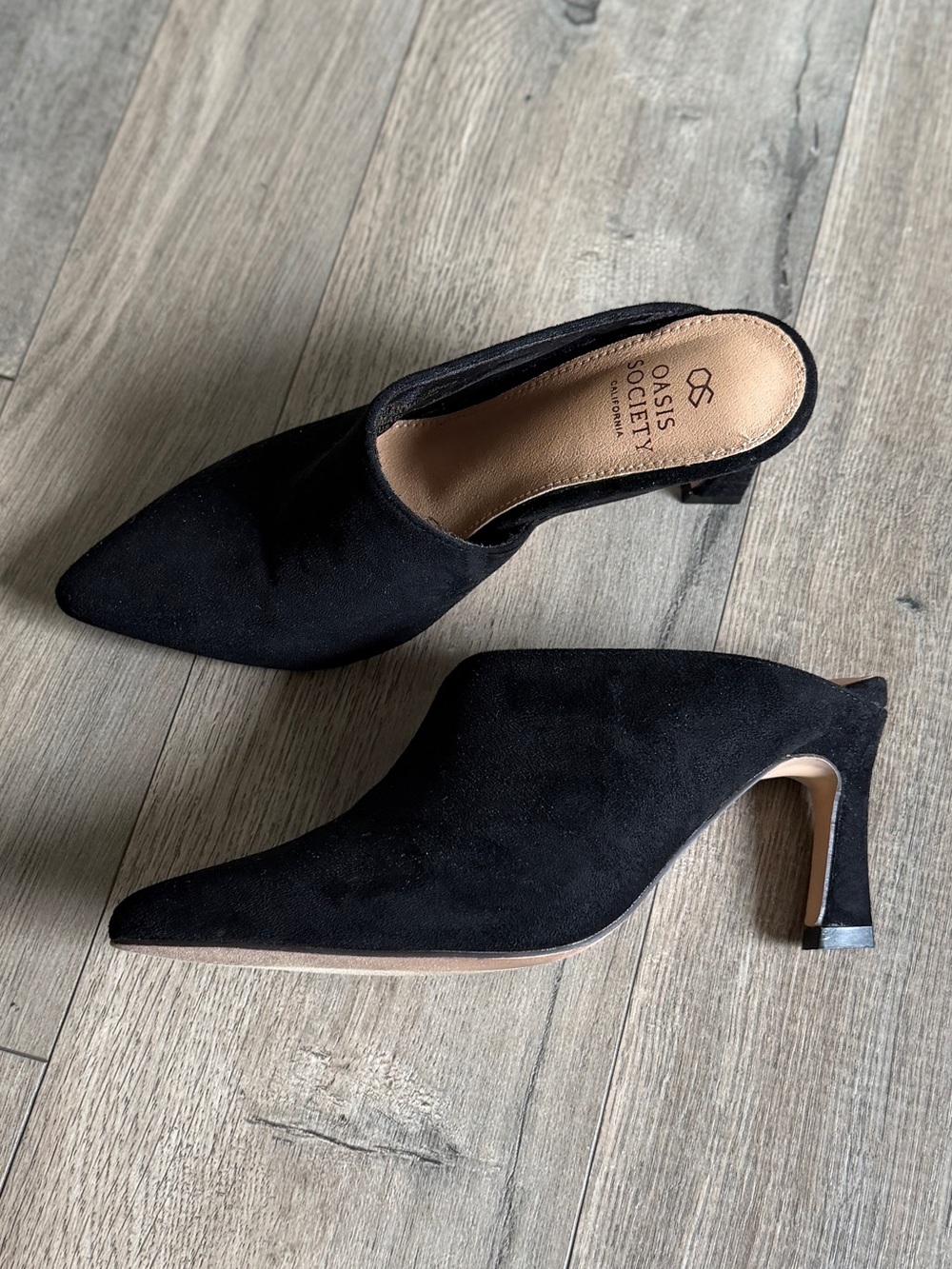 Oasis Society Black Pointed Toe Mule Heels Size 6